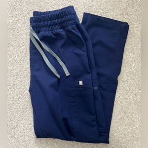 FIGS Petite XS Scrub Pants in Navy